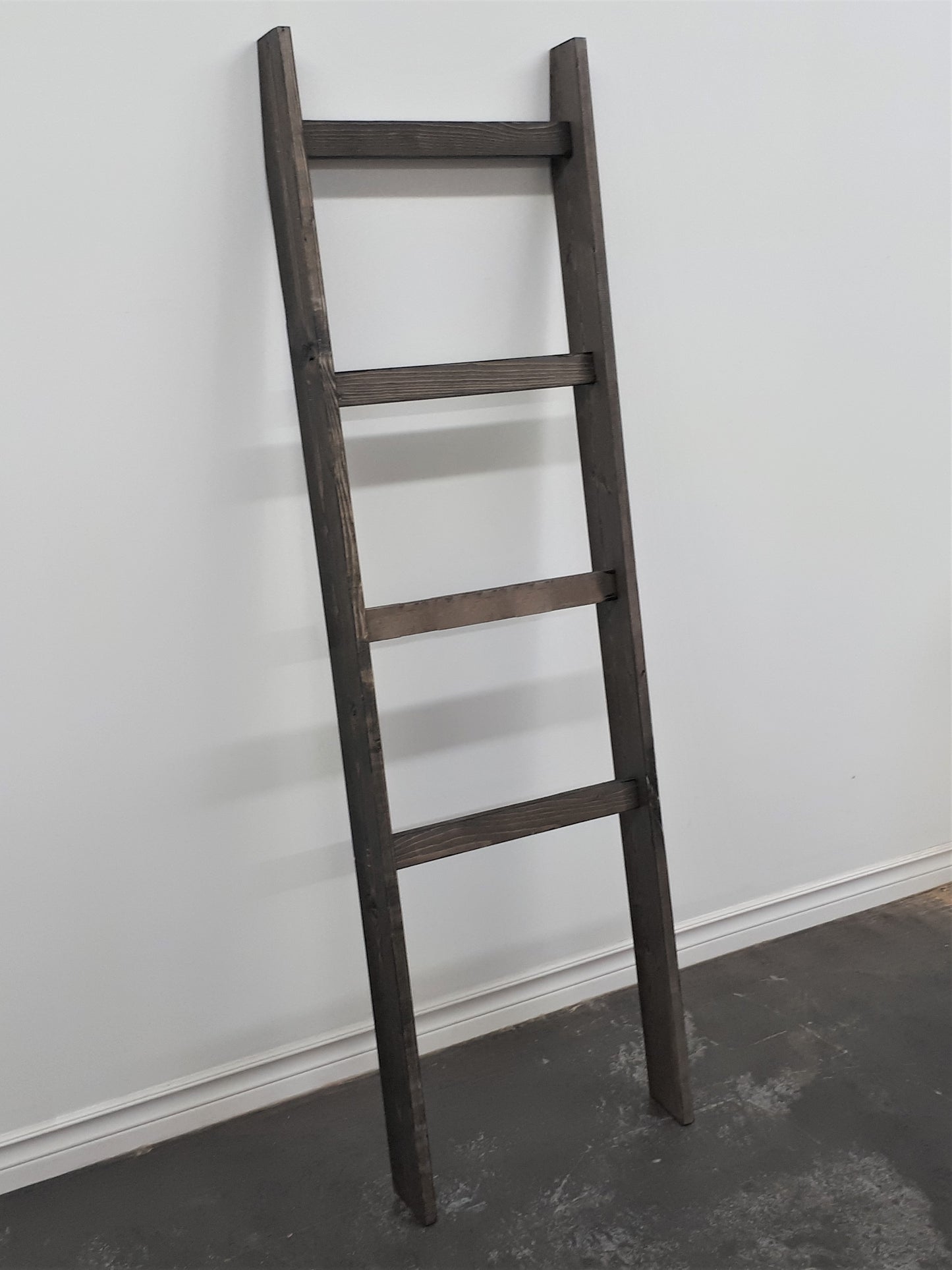 5 ft Rustic Blanket Ladder