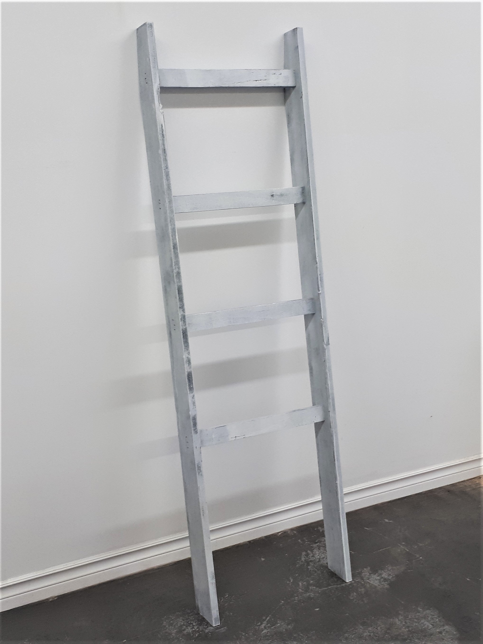 White rustic blanket ladder hot sale